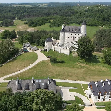 Zamek Bobolice מלון